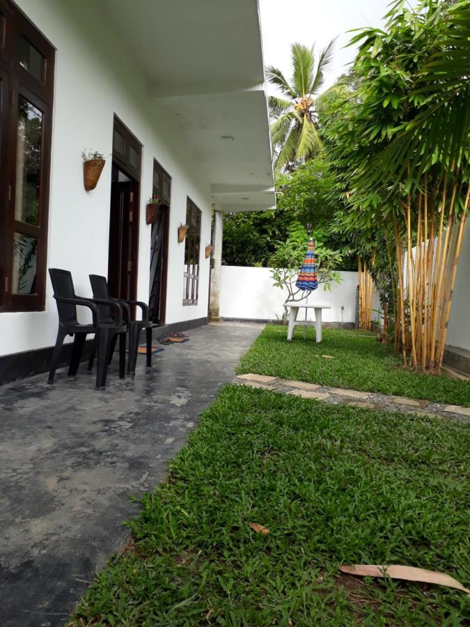 Apna Homestay Apartments Unawatuna Exteriör bild