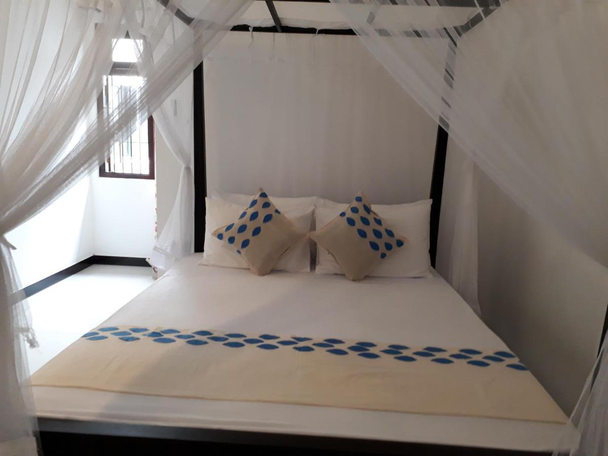 Apna Homestay Apartments Unawatuna Exteriör bild