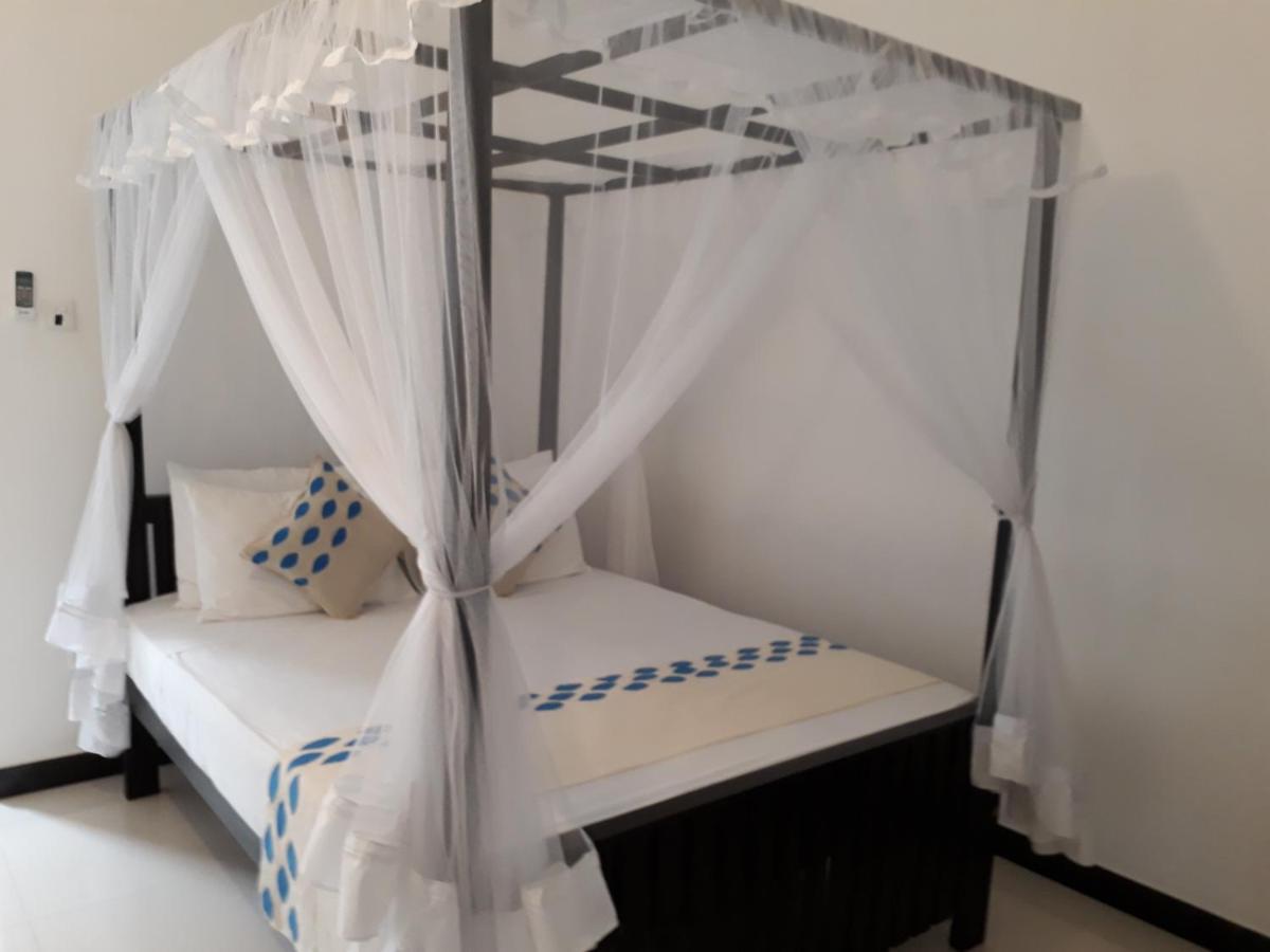 Apna Homestay Apartments Unawatuna Exteriör bild