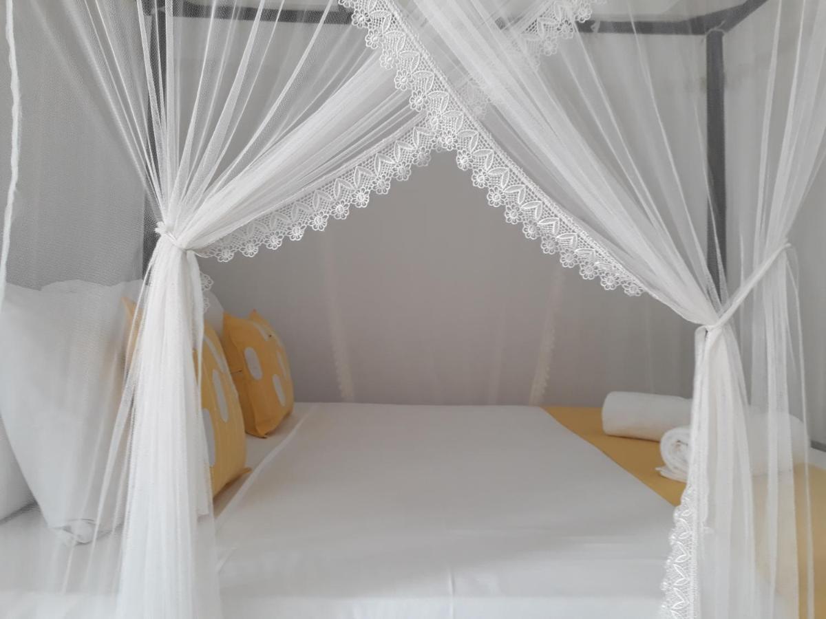 Apna Homestay Apartments Unawatuna Exteriör bild